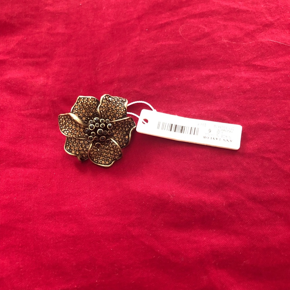 NWT Ann Taylor flower ring size 6
